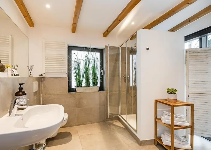 Berlincityhouse - Unique Tiny Garden Townhouse بيت للعطل